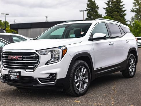 Used 2024 GMC Terrain SLT w/ Tech Package AWD/4WD image 6