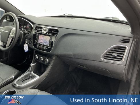 Used 2013 Chrysler 200 Limited image 20