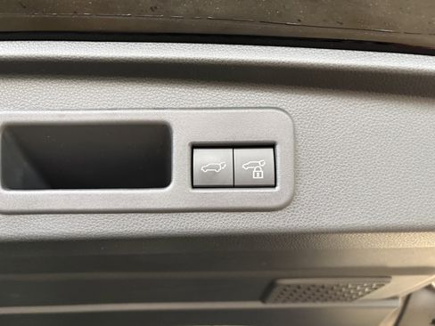 Certified 2025 Toyota 4Runner TRD Off-Road Premium AWD/4WD image 33