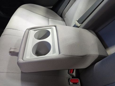 Used 2015 Toyota Corolla LE image 31