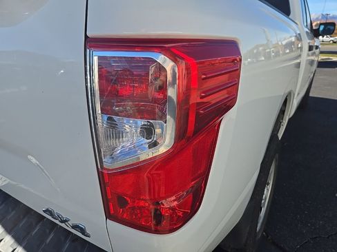 Used 2017 Nissan Titan S image 32