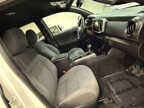 Used 2017 Toyota Tacoma TRD Off-Road w/ Tow Package (A/T) image 21