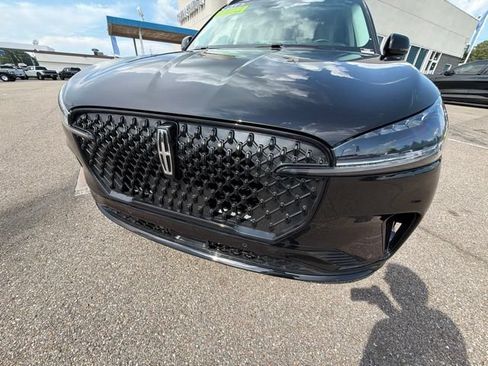 Used 2025 Lincoln Aviator AWD w/ Jet Appearance Package image 11