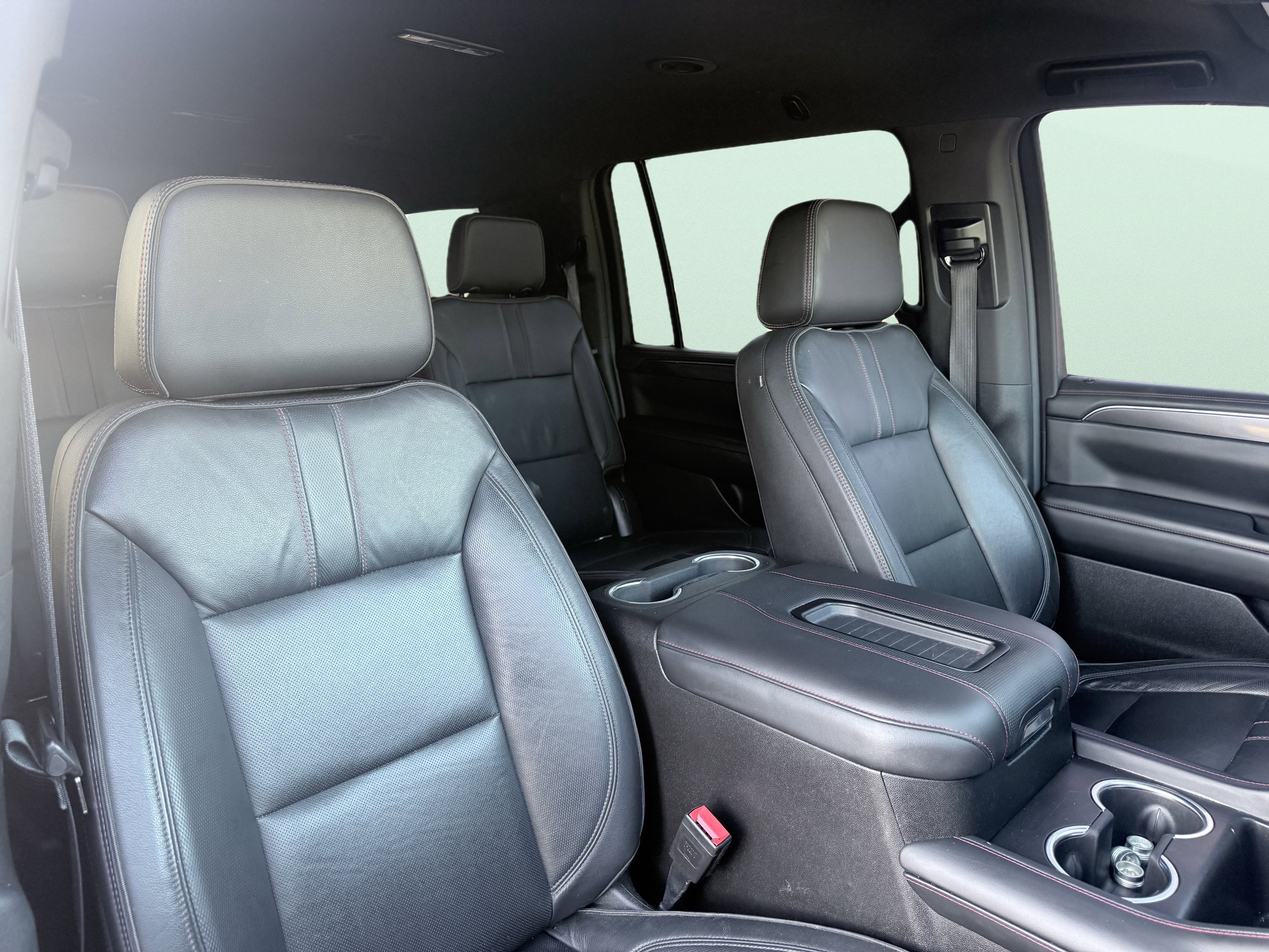 Used 2021 Chevrolet Suburban RST w/ Luxury Package AWD/4WD image 37