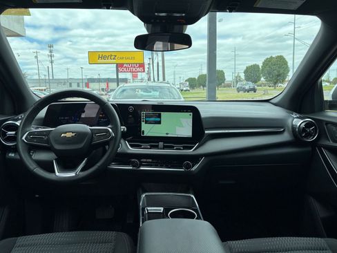 Used 2025 Chevrolet Equinox LT FWD image 34