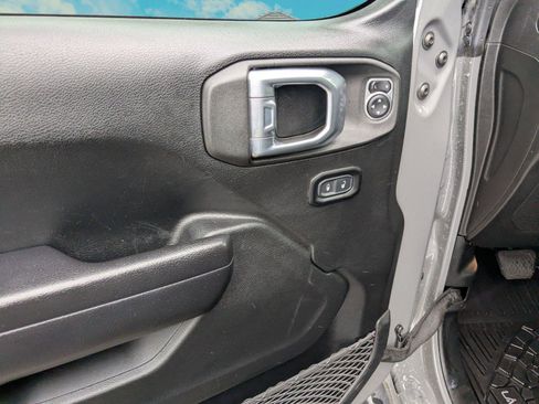 Used 2021 Jeep Wrangler Unlimited Islander image 7