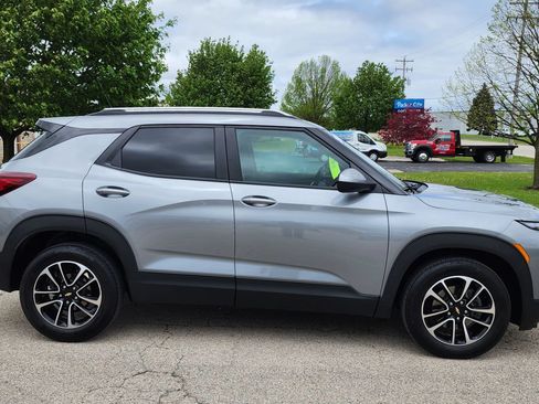 Used 2024 Chevrolet TrailBlazer LT w/ Convenience Package FWD image 8