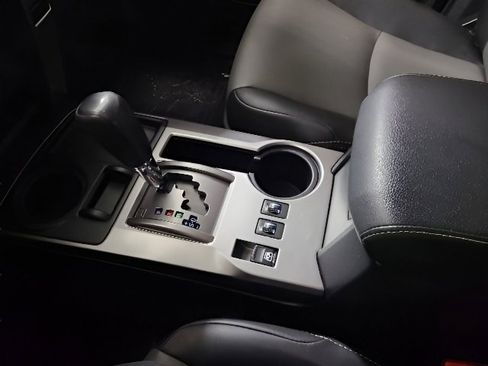 Used 2023 Toyota 4Runner SR5 Premium w/ Moonroof Package RWD image 32