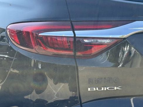 Used 2018 Buick Enclave Premium w/ Experience Buick Package FWD image 6