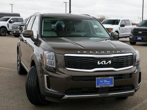 Used 2022 Kia Telluride EX w/ EX Premium Package image 4