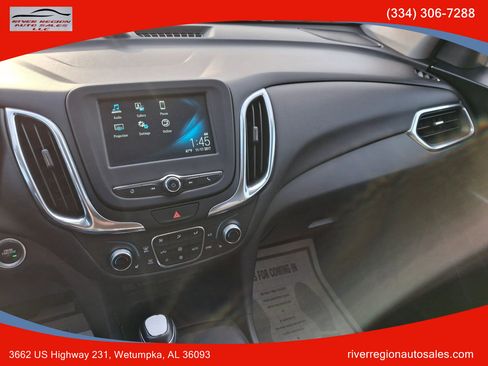 Used 2018 Chevrolet Equinox LT image 11
