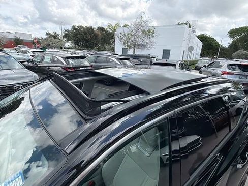 Used 2026 Hyundai Tucson Limited AWD/4WD image 22