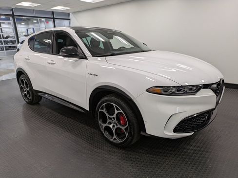 Used 2024 Alfa Romeo Tonale Veloce image 3