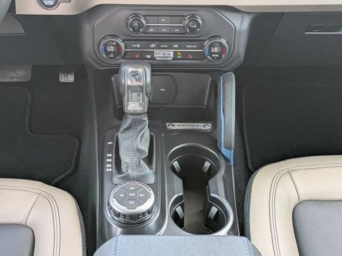 Used 2024 Ford Bronco Wildtrak AWD/4WD image 18