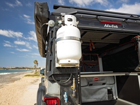 Used 2021 Jeep Gladiator Rubicon image 11