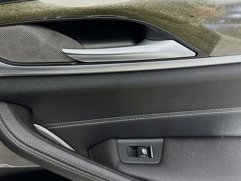 Used 2023 BMW 530e w/ Premium Package image 30