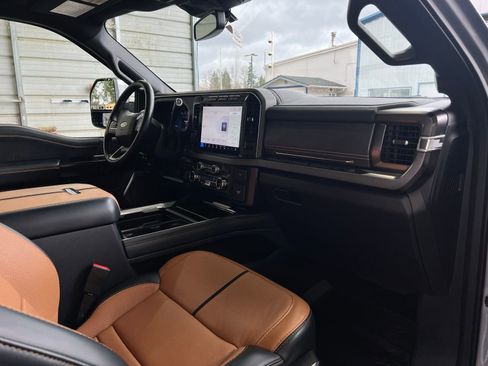 Used 2023 Ford F350 Platinum w/ FX4 Off-Road Package image 18