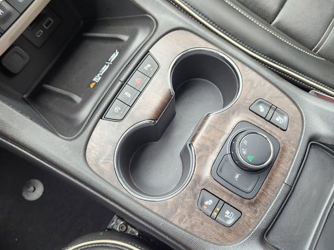 Used 2023 GMC Acadia Denali FWD image 11
