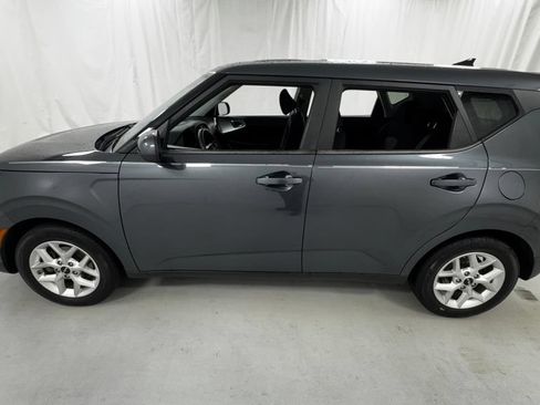 Used 2022 Kia Soul LX w/ Technology Package FWD image 7