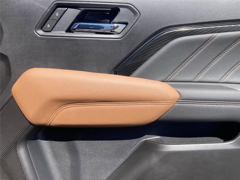 New 2026 GMC Canyon AT4 image 14