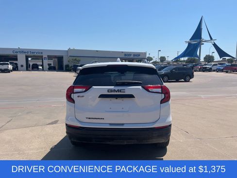 Used 2022 GMC Terrain SLE w/ Driver Convenience Package FWD image 3