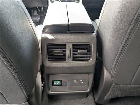 Certified 2025 Nissan Rogue SL w/ SL Premium Package FWD image 19