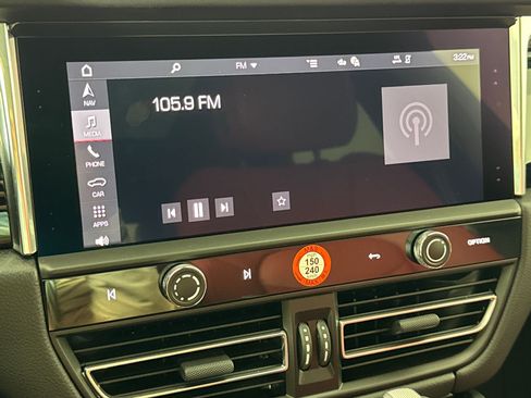 Certified 2026 Porsche Macan AWD/4WD image 16