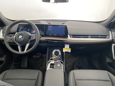 Used 2025 BMW X1 xDrive28i w/ Technology Package AWD/4WD image 15