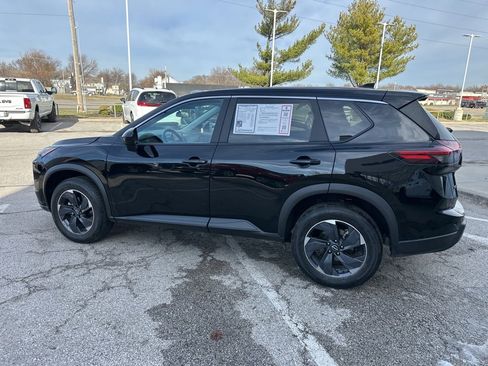 Used 2024 Nissan Rogue SV image 20