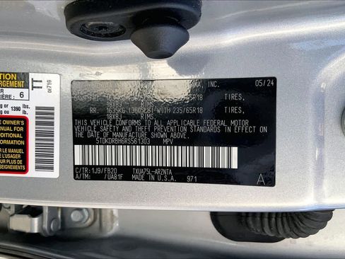 Certified 2024 Toyota Highlander LE image 36