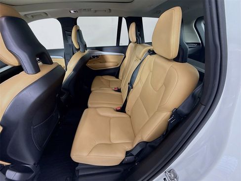 Used 2016 Volvo XC90 T5 Momentum image 25