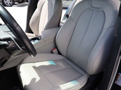 Used 2023 Genesis G70 2.0T image 11