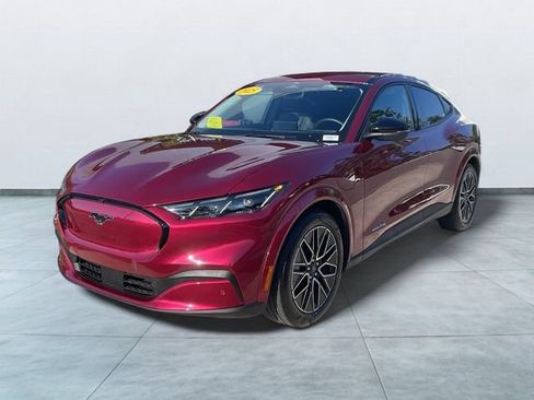 Certified 2025 Ford Mustang Mach-E Premium AWD/4WD image 3