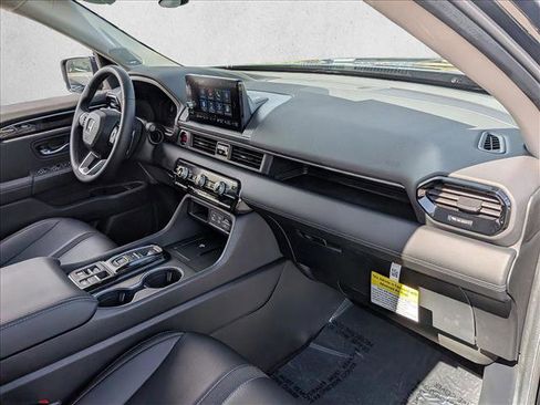 Used 2025 Honda Pilot Touring image 27