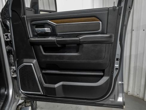 Used 2024 RAM 3500 Laramie image 47