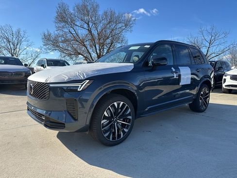 New 2026 Volvo XC90 B6 Ultra image 3