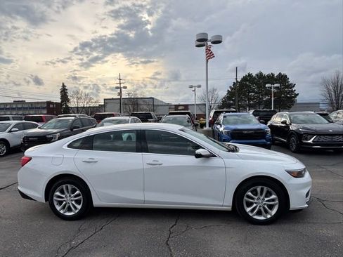 Used 2016 Chevrolet Malibu LT image 4