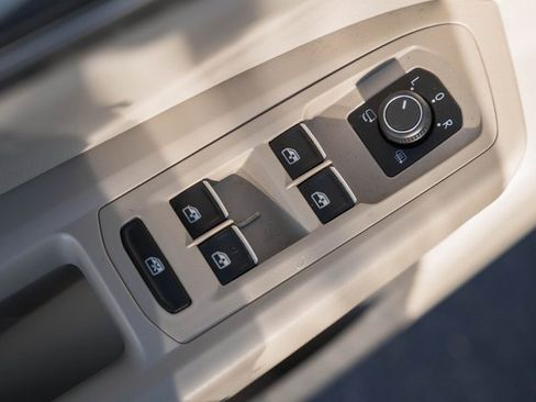 Used 2018 Volkswagen Atlas SEL Premium image 42