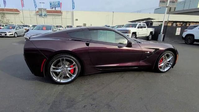 Used 2017 Chevrolet Corvette Stingray Coupe RWD image 2