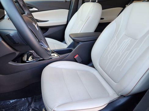 Used 2024 Buick Encore GX Avenir w/ Avenir Technology Package image 12