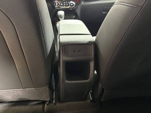 Used 2025 Chevrolet Trax LT w/ LT Convenience Package FWD image 15