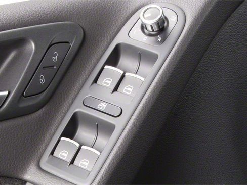 Used 2013 Volkswagen GTI 4-Door FWD image 17