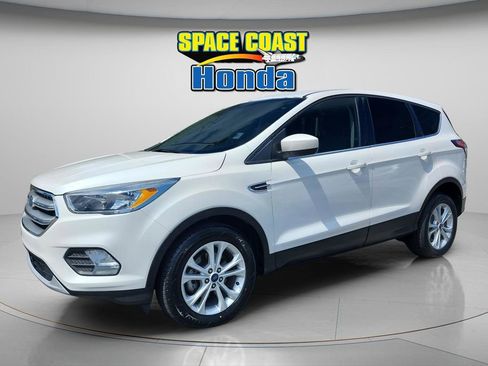 Used 2017 Ford Escape SE image 7