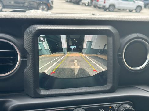 Used 2021 Jeep Gladiator Overland w/ Popular Equipment Package AWD/4WD image 19
