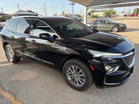 Used 2024 Buick Enclave Essence FWD image 5