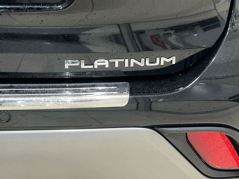 New 2026 Toyota Highlander Platinum image 9