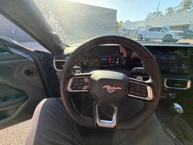 Used 2025 Ford Mustang GT Premium w/ GT Performance Package RWD image 17