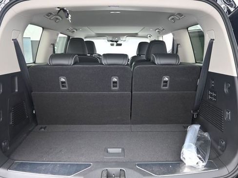 New 2026 INFINITI QX80 Luxe RWD image 33