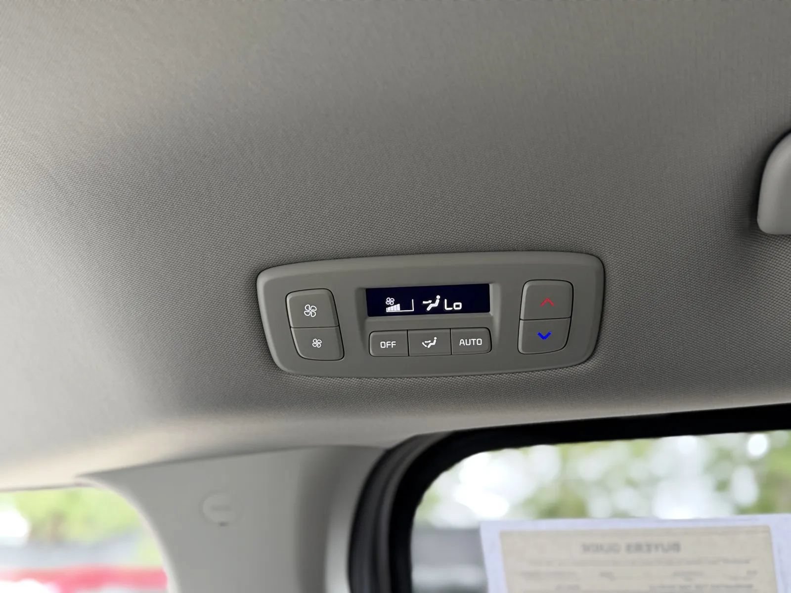 Used 2026 Kia Carnival FWD image 41