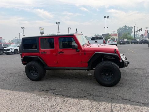 Used 2017 Jeep Wrangler Unlimited Sport AWD/4WD image 6